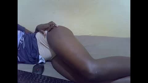 sexy_claude96 online show from 12/05/25, 01:14