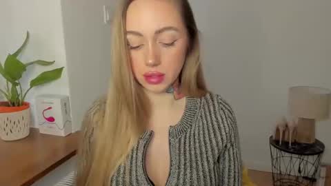 C o r a l i e online show from 01/23/25, 02:50