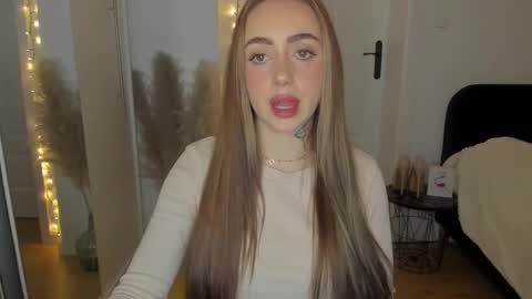 Snapshot of sexy_coralie chatting on 01/07/26, 11:56 C o r a l i e online show from 01/07/26, 11:56