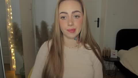 Snapshot of sexy_coralie chatting on 01/16/26, 09:24 C o r a l i e online show from 01/16/26, 09:24