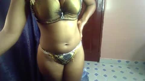 Ellahh online show from 11/25/25, 10:32