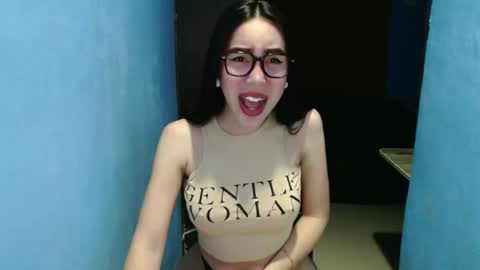 sexy_emily92 online show from 03/03/26, 12:22