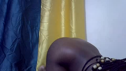 Snapshot of sexy_essy chatting on 07/01/26, 12:01 essy online show from 07/01/26, 12:01