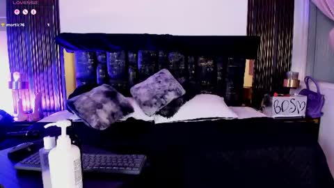 Snapshot of sexy_hot_milf_ chatting on 06/22/26, 11:57 Dafne online show from 06/22/26, 11:57