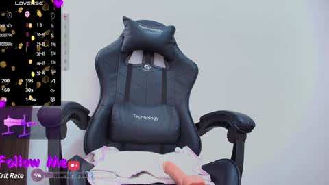 laura  online show from 12/17/24, 07:04