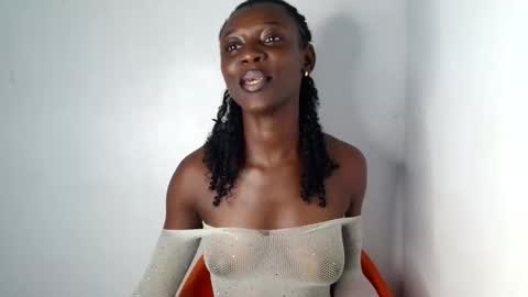 Snapshot of sexy_lilyyy chatting on 09/26/25, 09:41 lily online show from 09/26/25, 09:41