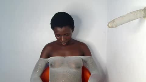 Snapshot of sexy_lilyyy chatting on 09/30/25, 10:04 lily online show from 09/30/25, 10:04