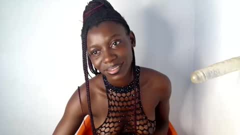 Snapshot of sexy_lilyyy chatting on 10/14/25, 09:59 lily online show from 10/14/25, 09:59