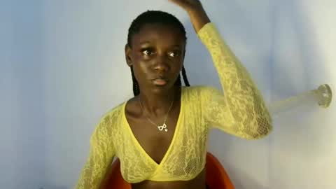 Snapshot of sexy_lilyyy chatting on 10/19/25, 11:27 lily online show from 10/19/25, 11:27