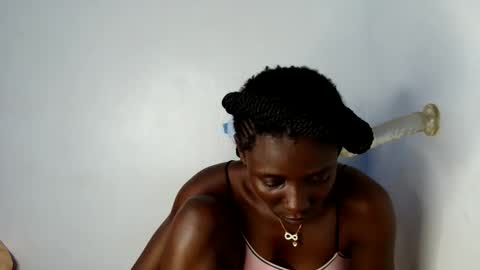 Snapshot of sexy_lilyyy chatting on 10/21/25, 02:56 lily online show from 10/21/25, 02:56