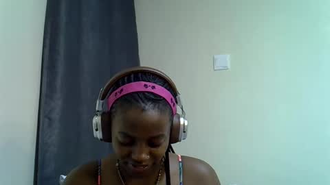 Snapshot of sexy_linda022 chatting on 06/10/26, 02:56 Linda online show from 06/10/26, 02:56