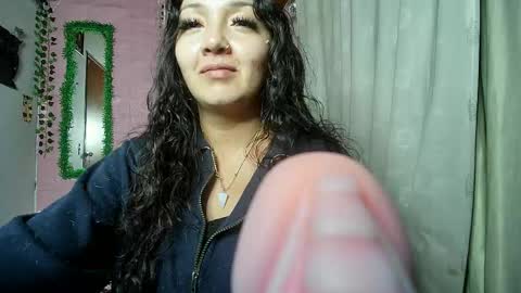 sexy lolas online show from 04/11/26, 07:45