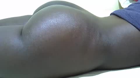 Snapshot of sexy_loner07 chatting on 11/04/25, 06:12 Loner online show from 11/04/25, 06:12