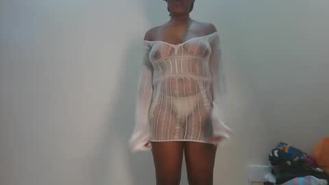 sexy_lyna online show from 01/06/26, 05:16