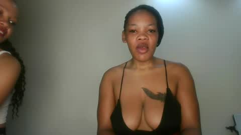 Snapshot of sexy_lyna chatting on 06/19/26, 03:11 sexy_lyna online show from 06/19/26, 03:11