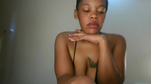 Snapshot of sexy_lyna chatting on 07/13/26, 07:27 sexy_lyna online show from 07/13/26, 07:27