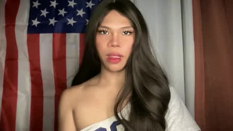 Snapshot of sexy_maevemorexxx chatting on 04/18/26, 07:23 Nicole online show from 04/18/26, 07:23