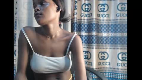 Snapshot of sexy_mariax chatting on 12/15/24, 12:40 Debby online show from 12/15/24, 12:40