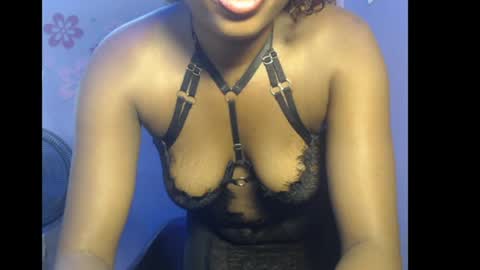 Snapshot of sexy_mariax chatting on 05/23/26, 02:21 Debby online show from 05/23/26, 02:21