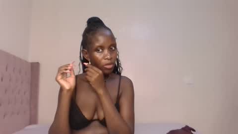 maya online show from 03/02/26, 10:22