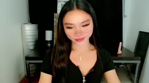 mika online show from 03/08/25, 04:23