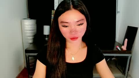 mika online show from 03/11/25, 05:57