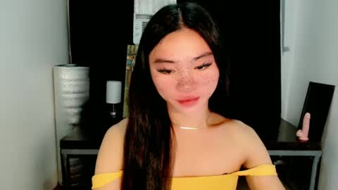 mika online show from 03/12/25, 04:51