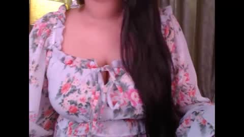 Snapshot of sexy_myra18 chatting on 11/20/25, 04:12 myra online show from 11/20/25, 04:12