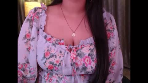 Snapshot of sexy_myra18 chatting on 11/28/25, 05:43 myra online show from 11/28/25, 05:43