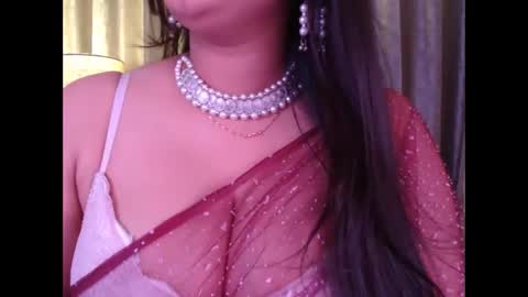 Snapshot of sexy_myra18 chatting on 01/16/26, 05:00 myra online show from 01/16/26, 05:00