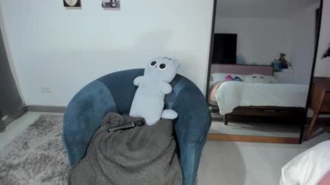 Snapshot of sexy_natty chatting on 12/17/24, 01:07 sexy nattaly online show from 12/17/24, 01:07