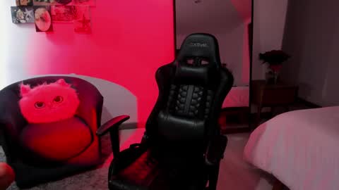 Snapshot of sexy_natty chatting on 02/14/25, 08:48 sexy nattaly online show from 02/14/25, 08:48