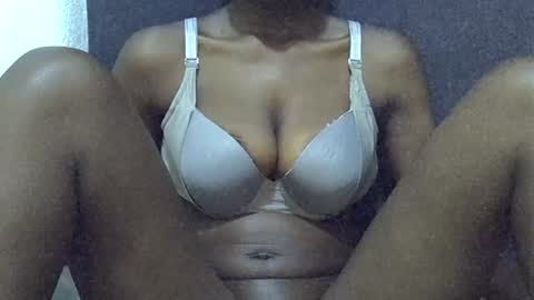 sexy_peach4 online show from 06/19/26, 11:52