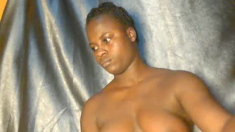 sexy_petitqueen online show from 05/11/26, 04:29