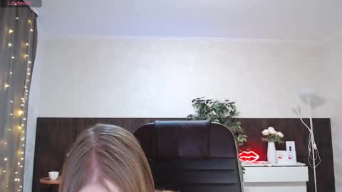 Annie - Your Dream Girl online show from 03/07/25, 01:20