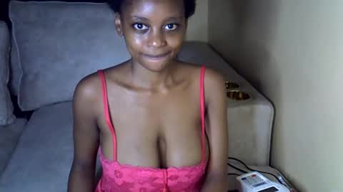 Snapshot of sexy_short chatting on 04/25/26, 01:52 Janet online show from 04/25/26, 01:52