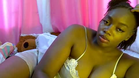 laura online show from 04/21/26, 07:47