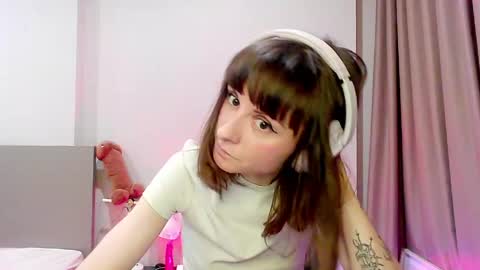 Snapshot of sexy_wise_kind chatting on 05/15/26, 06:37 Mandy Green online show from 05/15/26, 06:37