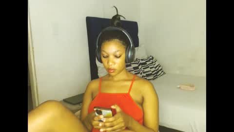 Snapshot of sexyalender02 chatting on 11/14/25, 07:56 sexyalender02 online show from 11/14/25, 07:56