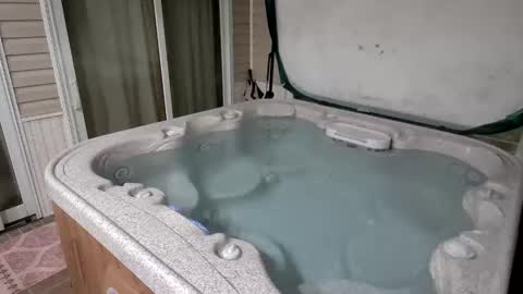 Snapshot of sexyandstoned420 chatting on 10/13/25, 07:08 Kali Brent online show from 10/13/25, 07:08