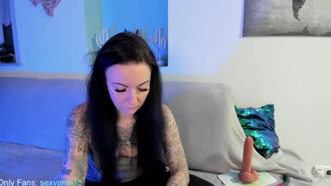 Snapshot of sexyariel15 chatting on 12/17/24, 08:32 SexyAriel15 online show from 12/17/24, 08:32