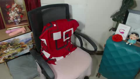 Chloe online show from 02/14/25, 10:14