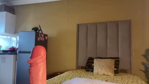 sexyasszeeee online show from 10/24/25, 08:33