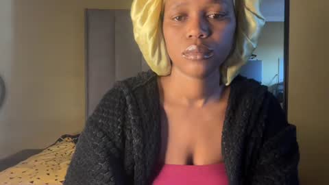 Snapshot of sexyasszeeee chatting on 06/15/26, 11:12 sexyasszeeee online show from 06/15/26, 11:12