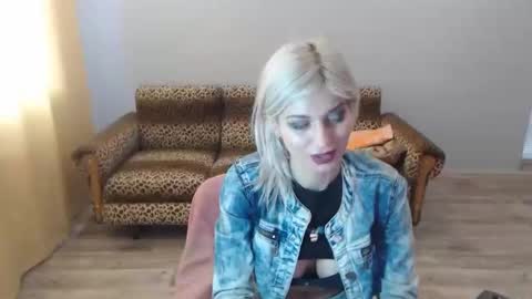 Snapshot of sexybeatriice chatting on 12/27/24, 10:45 sexybeatriice online show from 12/27/24, 10:45