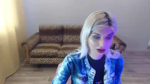 Snapshot of sexybeatriice chatting on 01/21/25, 07:15 sexybeatriice online show from 01/21/25, 07:15