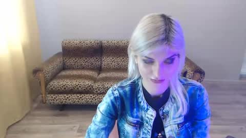 Snapshot of sexybeatriice chatting on 01/24/25, 07:19 sexybeatriice online show from 01/24/25, 07:19