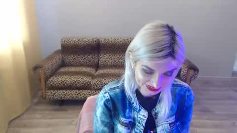 Snapshot of sexybeatriice chatting on 01/25/25, 07:28 sexybeatriice online show from 01/25/25, 07:28