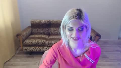 Snapshot of sexybeatriice chatting on 02/01/25, 10:15 sexybeatriice online show from 02/01/25, 10:15