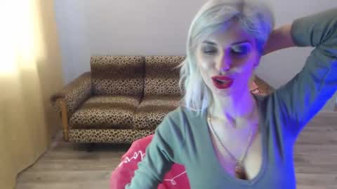 Snapshot of sexybeatriice chatting on 02/02/25, 01:19 sexybeatriice online show from 02/02/25, 01:19